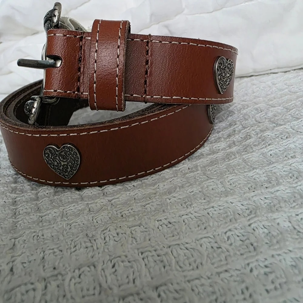 NWT American Eagle Outfitters Genuine Leather Belt w Silver Heart Accents